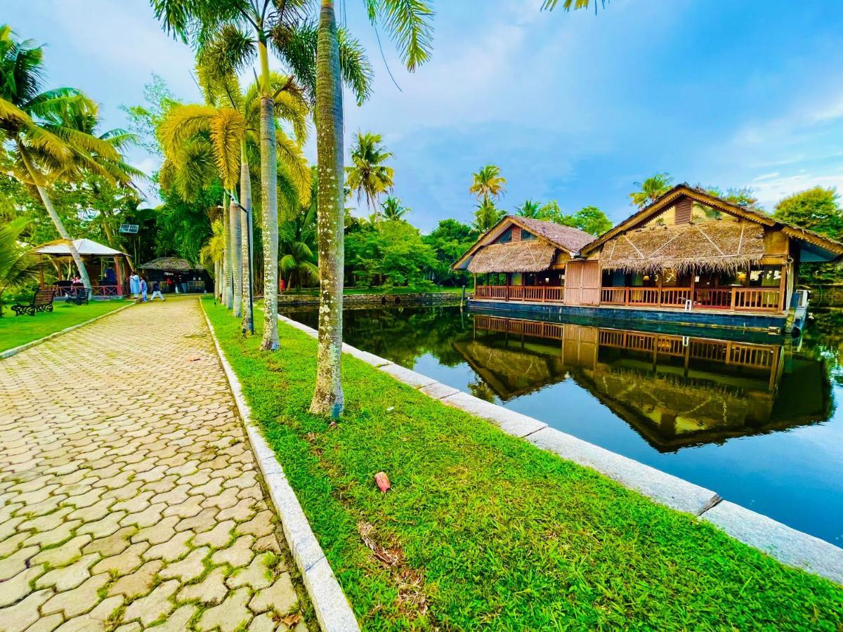 Plumeria Lake Resort & Spa Vayalār Esterno foto