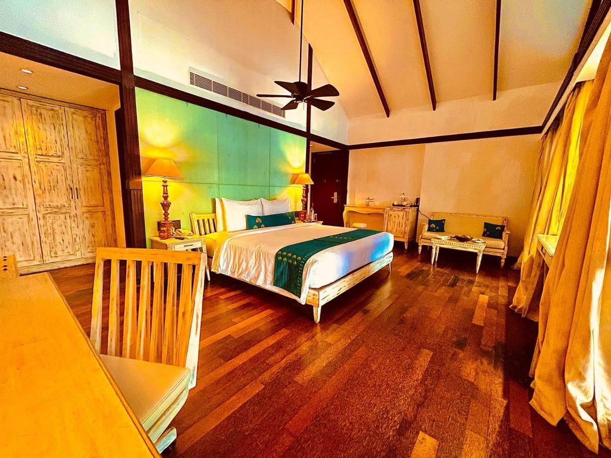 Plumeria Lake Resort & Spa Vayalār Esterno foto